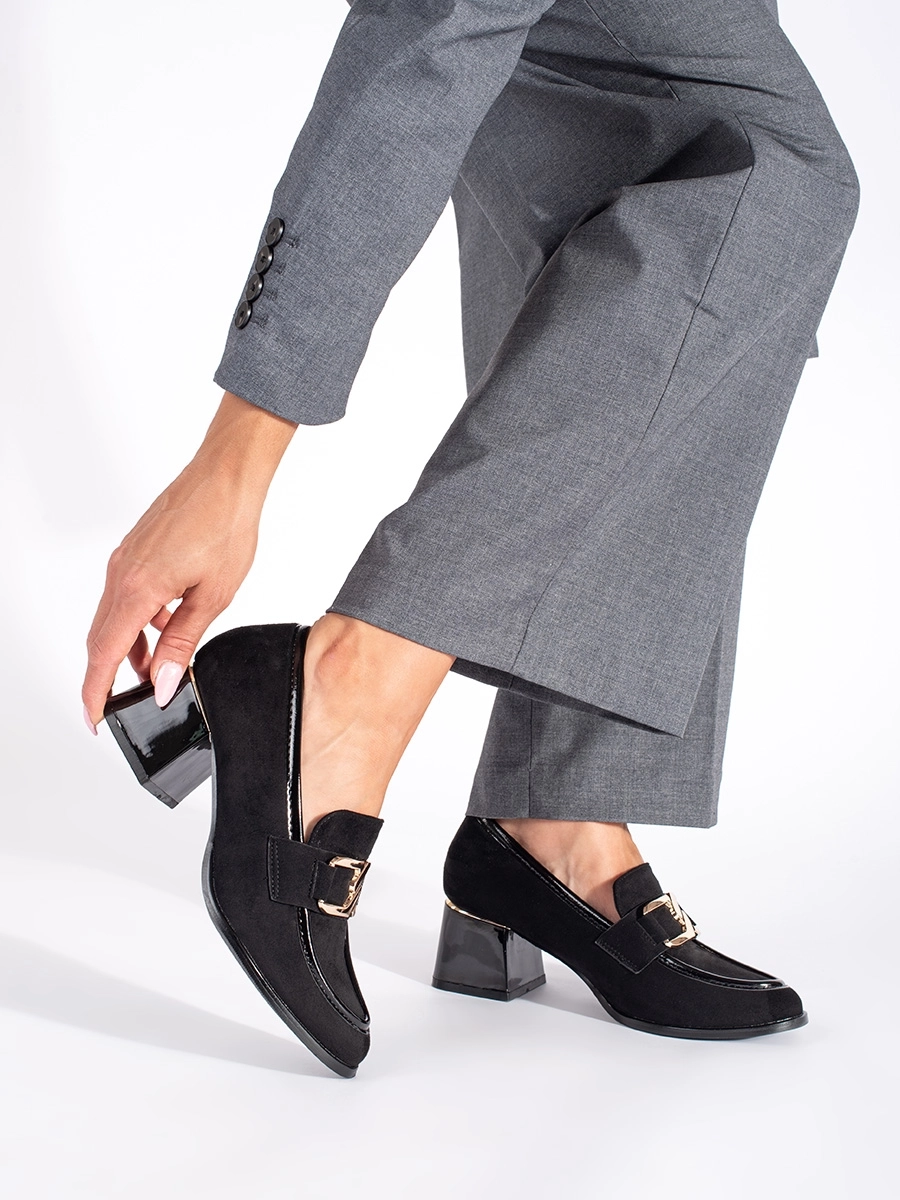 Dámske dizajnové čierne topánky na širokom podpätku