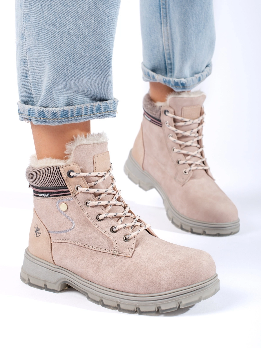 Dámske pohodlné členkové topánky béžovej farby na plochom podpätku