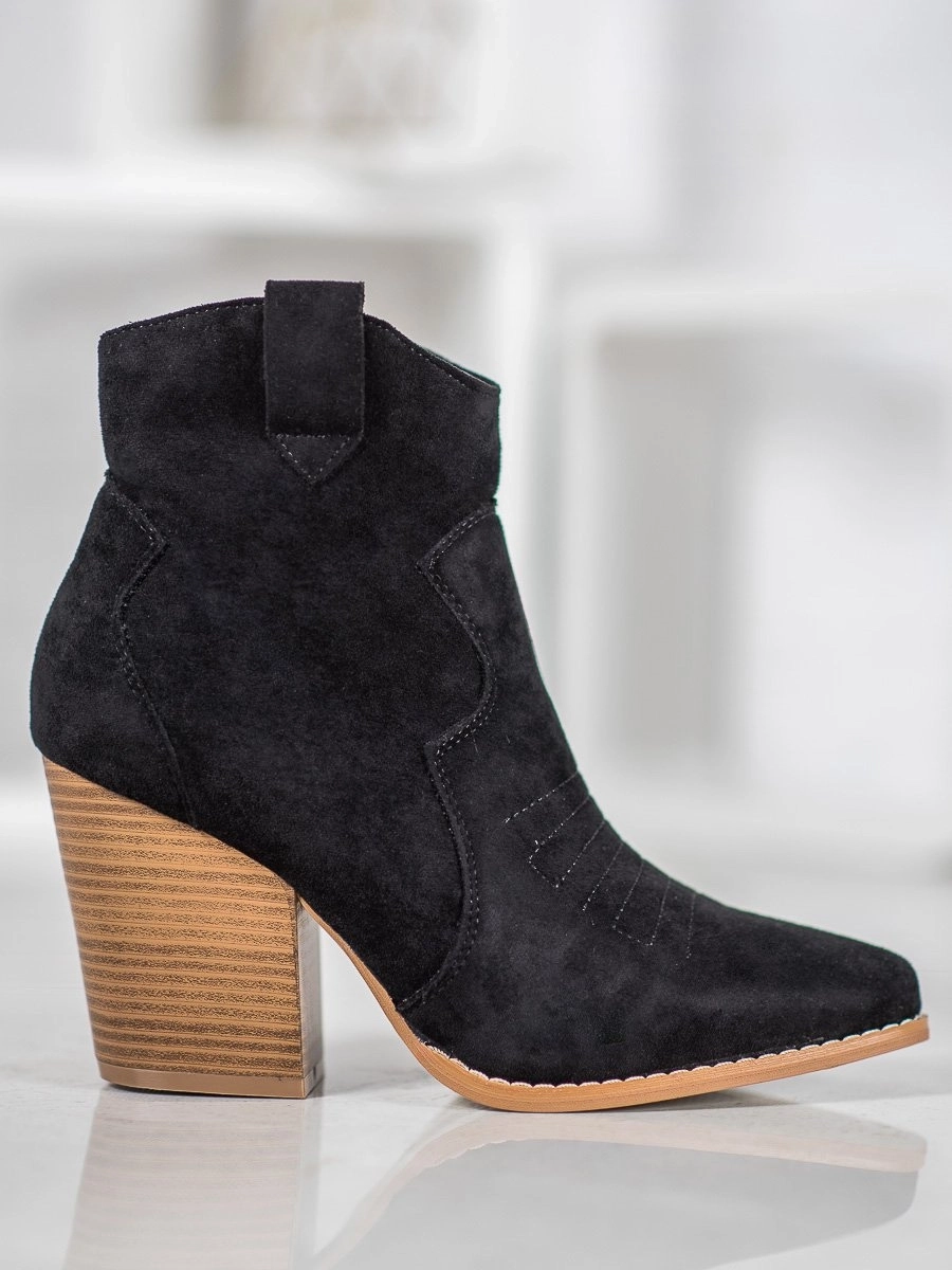 Klasické čierne dámske členkové topánky na širokom podpätku