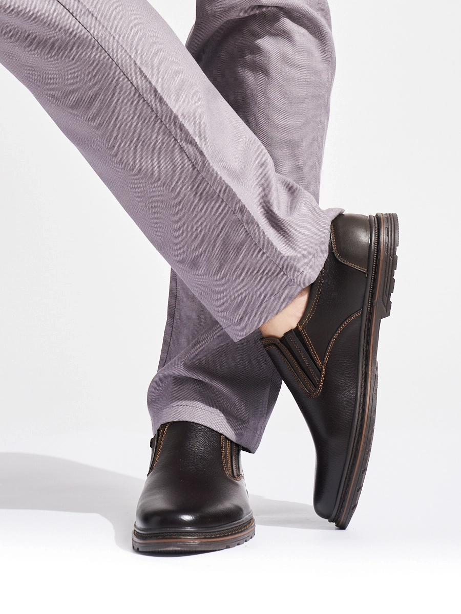 Klasické hnedé pánske poltopánky