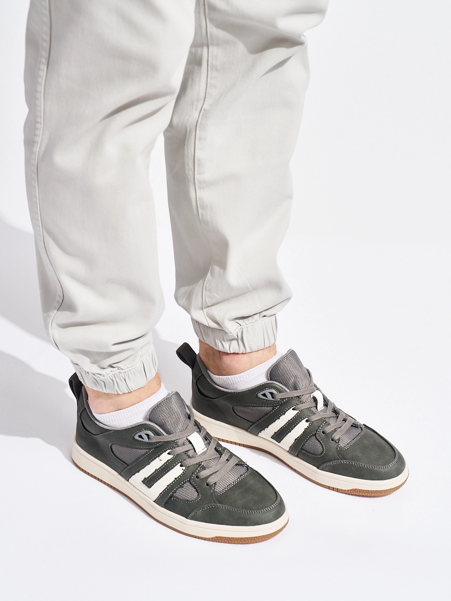 Krásne sivé pánske tenisky