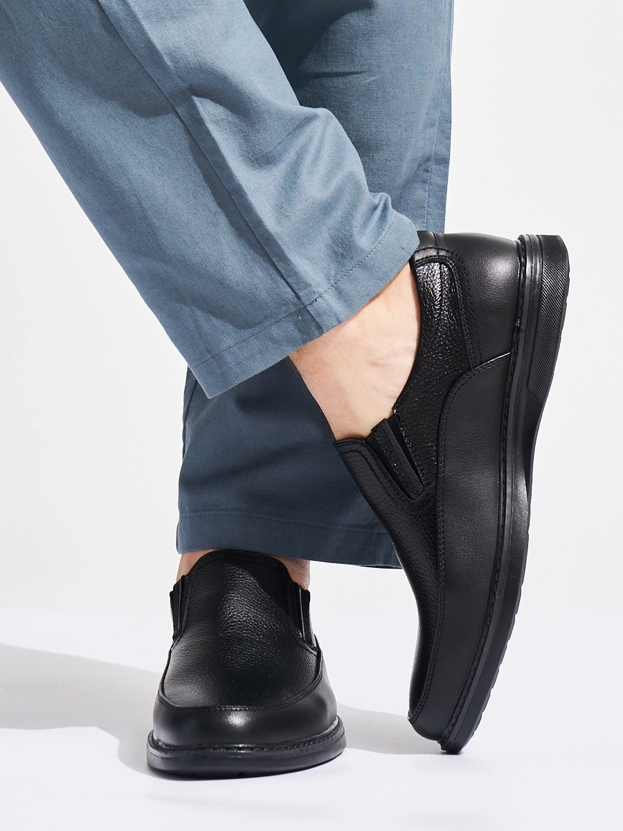 Módne čierne pánske poltopánky