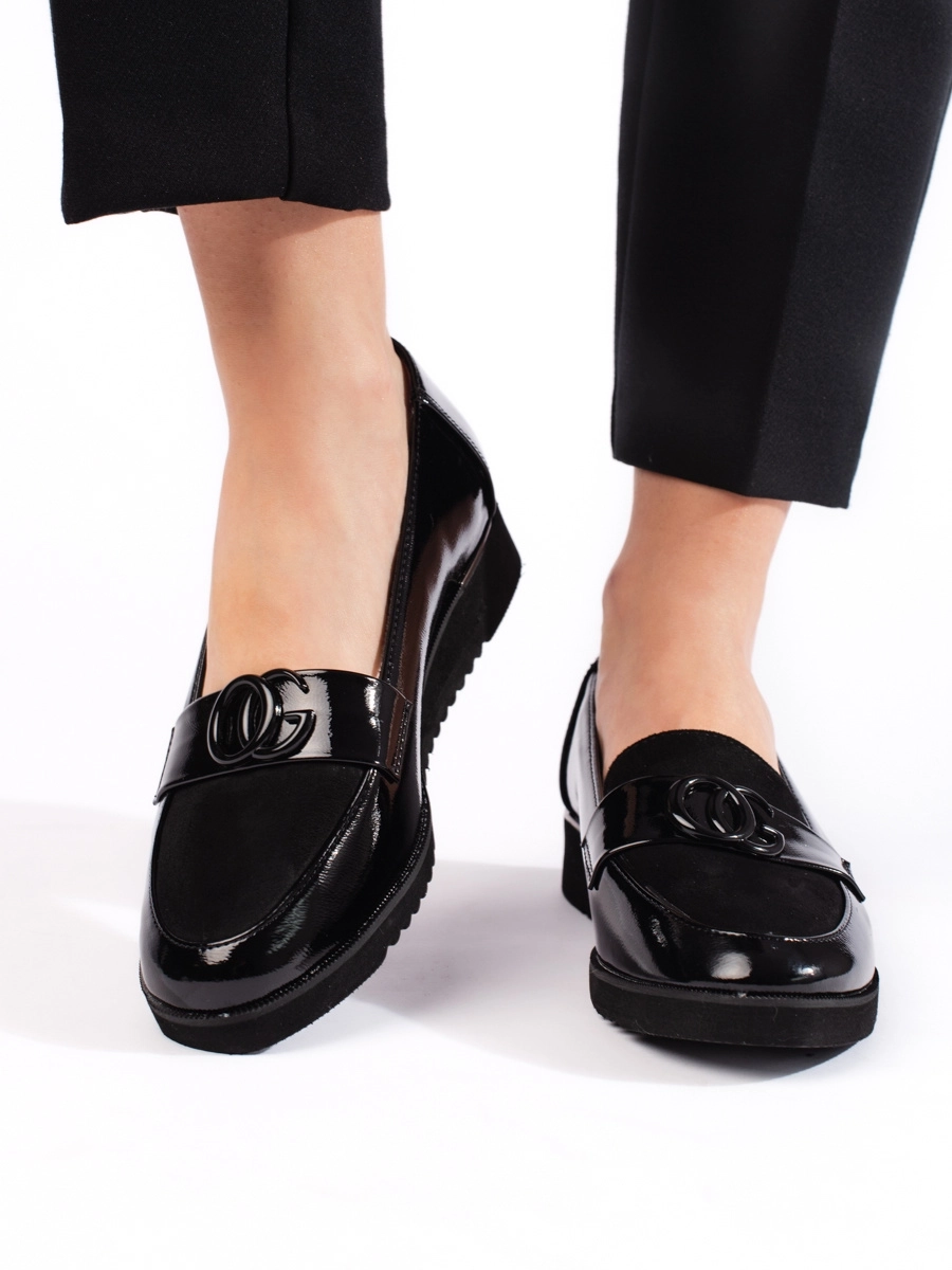 Pohodlné čierne dámske topánky na podpätku bez podpätku