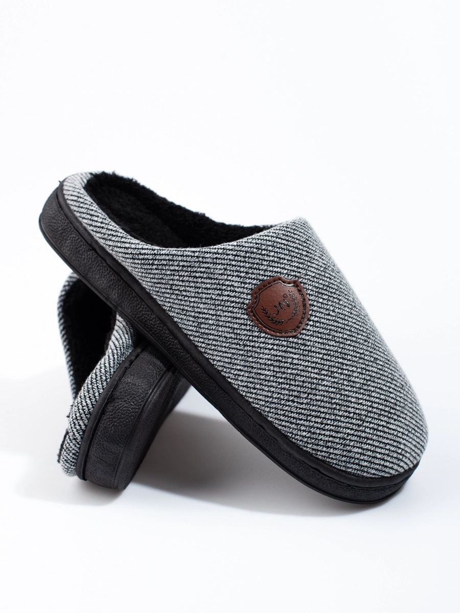 Pohodlné sivé pánske papuče bez podpätku