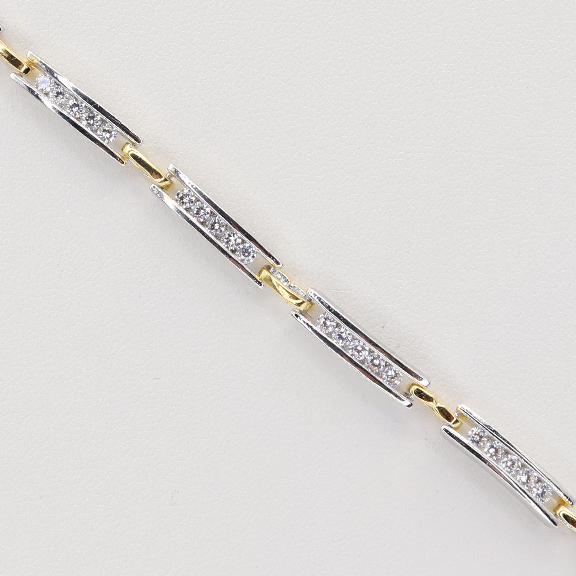 Strieborný náramok 113553