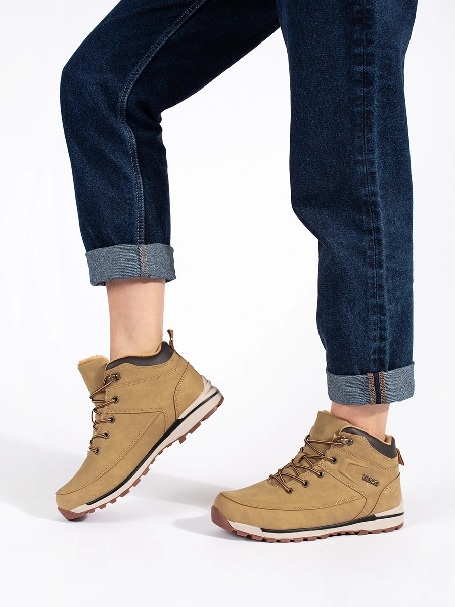 Trendy dámske hnedé členkové topánky