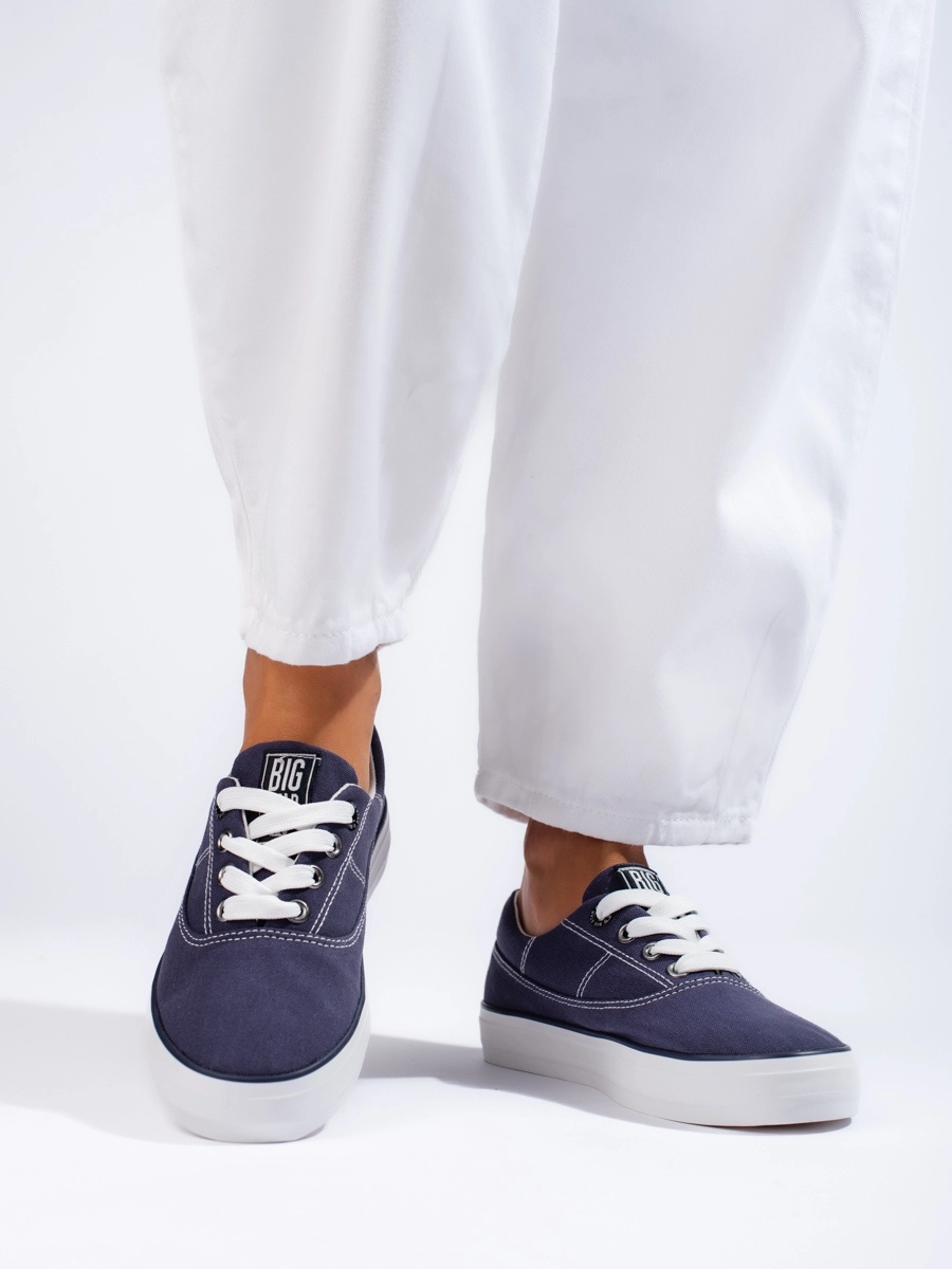 Trendy dámske tmavomodré tenisky bez podpätku