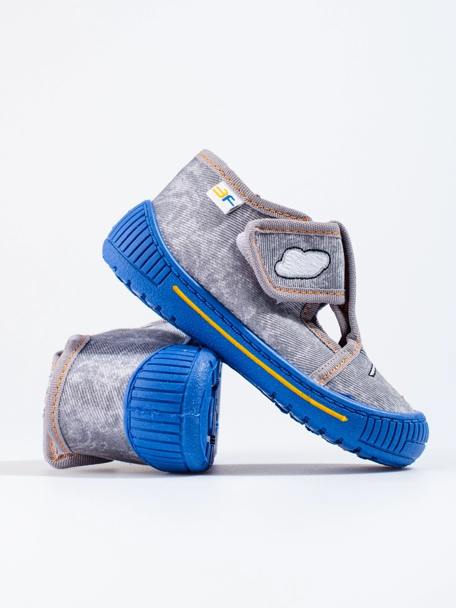 Vynikajúce detské sivé papuče bez podpätku