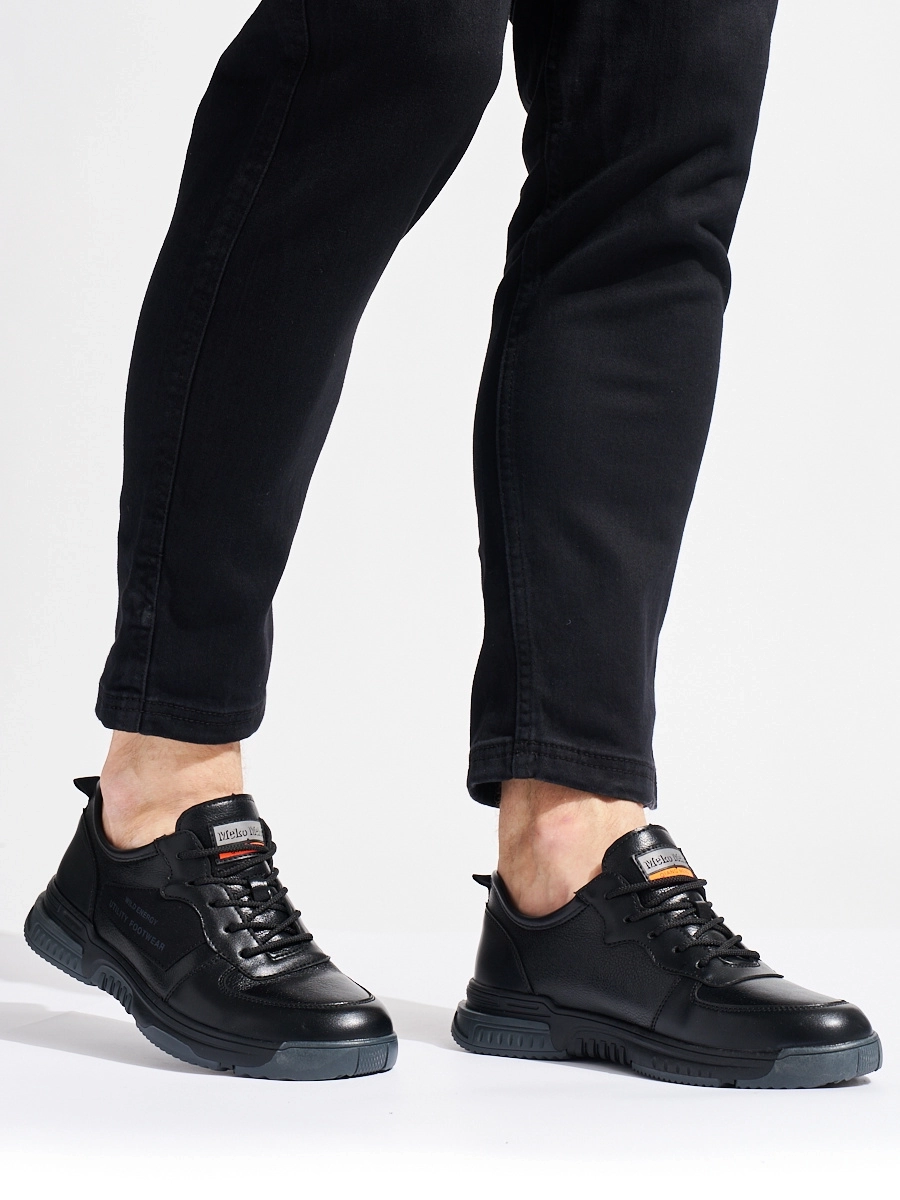 Vynikajúce pánske čierne poltopánky