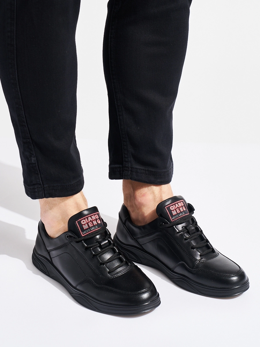 Vynikajúce pánske čierne tenisky