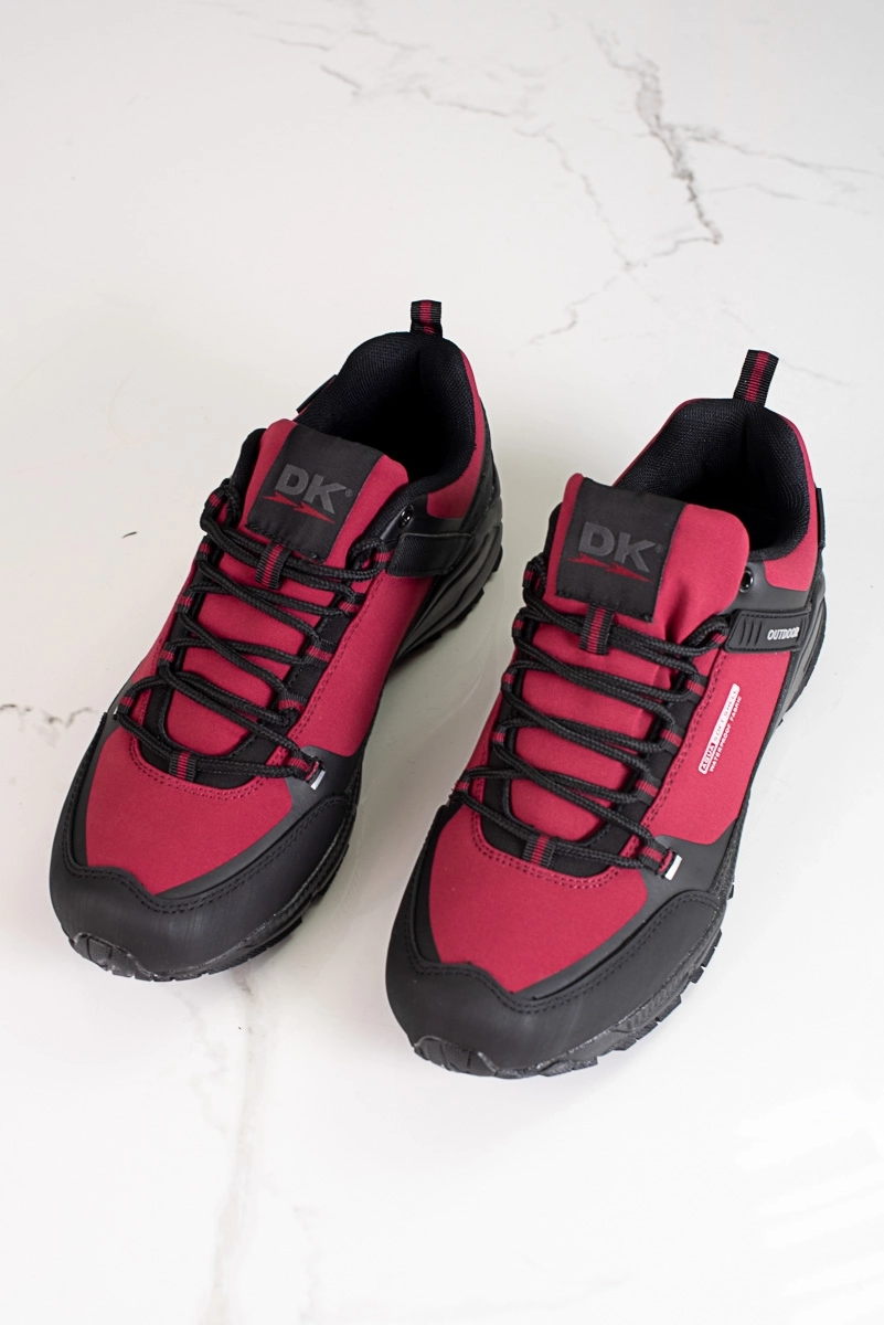 Zaujímavé červené trekingové topánky pre mužov bez podpätku