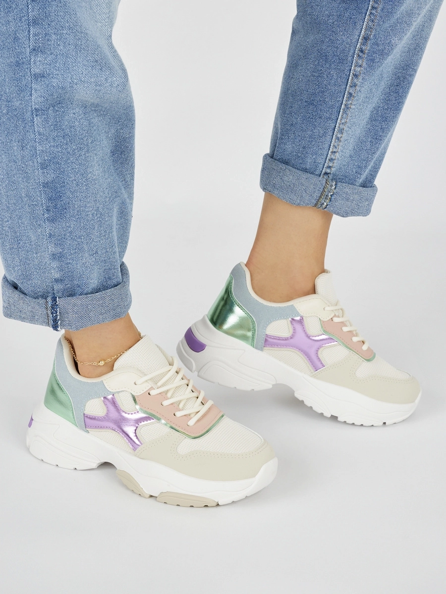 Zaujímavé dámske tenisky na platforme